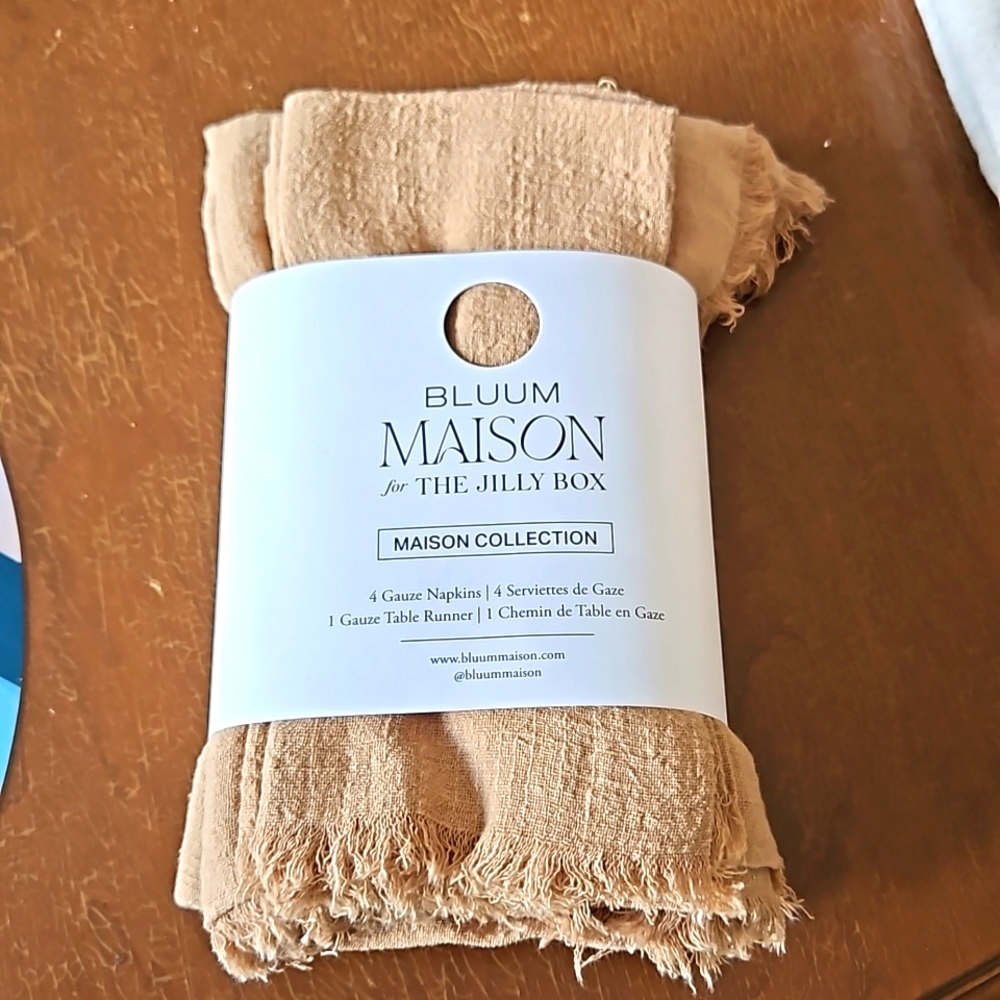 Bluum Maison 4 gauze napkins and table runner featured in Fall 2023 Jilly Box